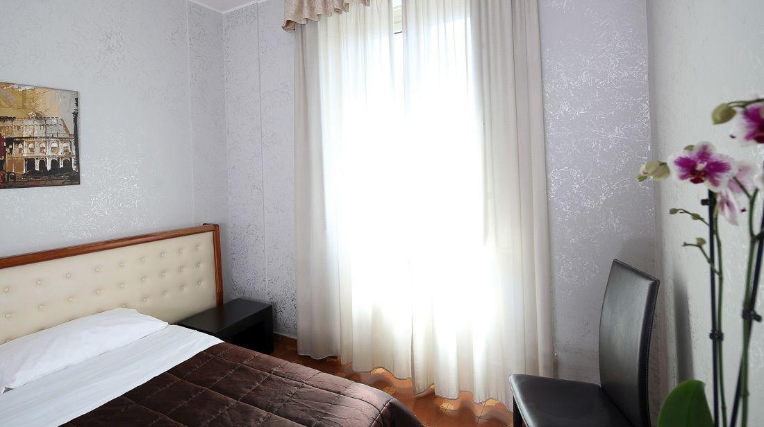 Roma Room Hotel Екстер'єр фото