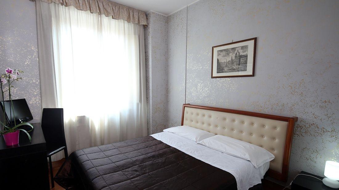 Roma Room Hotel Екстер'єр фото