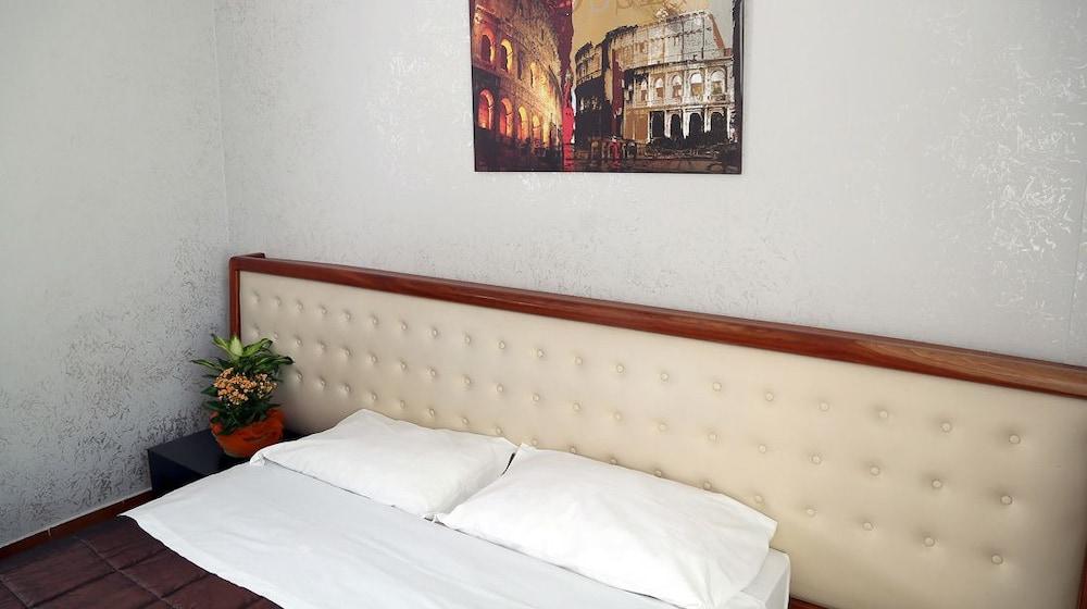 Roma Room Hotel Екстер'єр фото